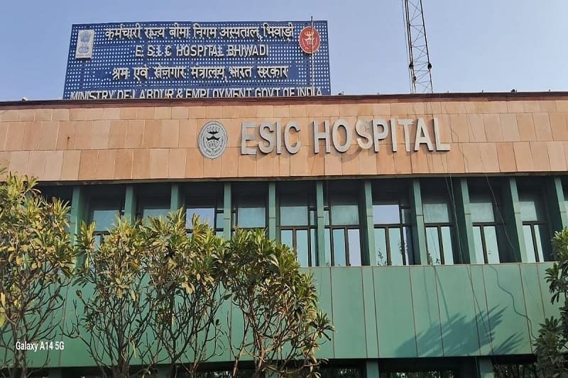 Bhiwadi ESIC Hospital के हाल है बदहाल, प्रशासन और चिकित्सक ऐसे नियम बना रहे जिससे कोई अस्पताल में अंदर प्रवेश नहीं कर सके